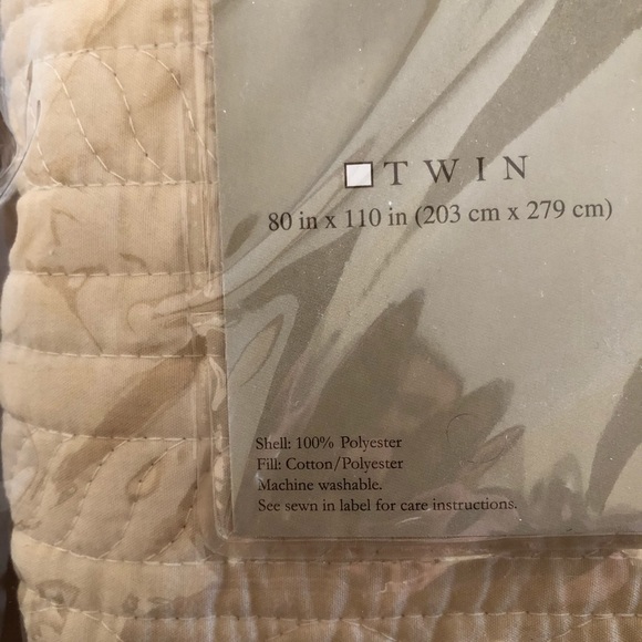 American Traditions Quilt Bedspread - Picture 3 of 4